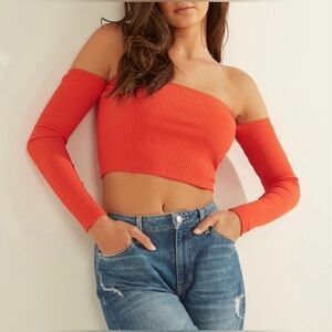 Guess Candy Off-The-Shoulder Top